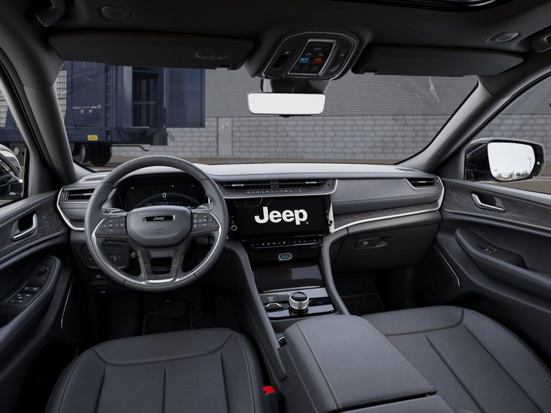 New 2026 Jeep Grand Cherokee L Limited 4x4Image 24