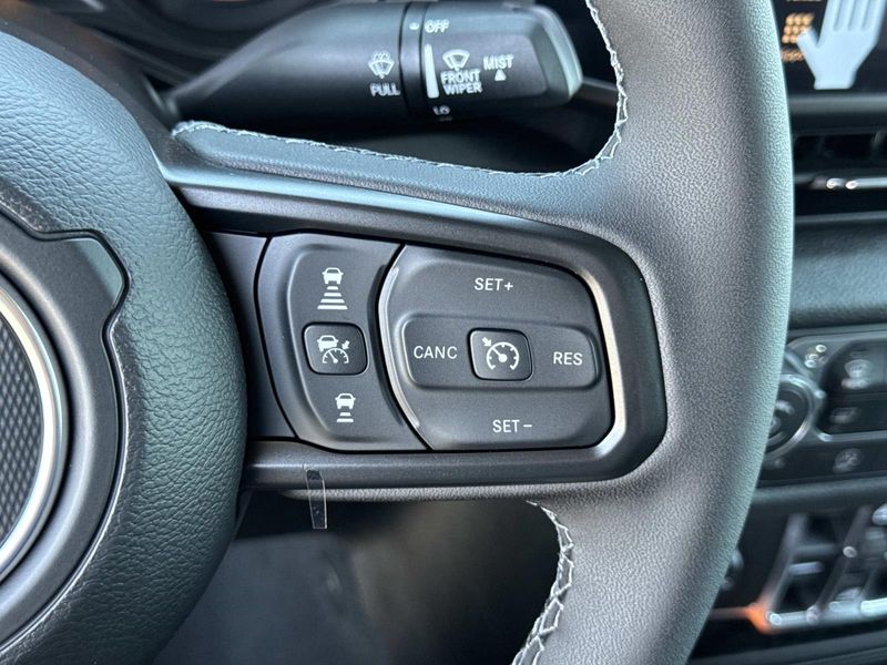 New 2026 Jeep Gladiator Sport S 4x4