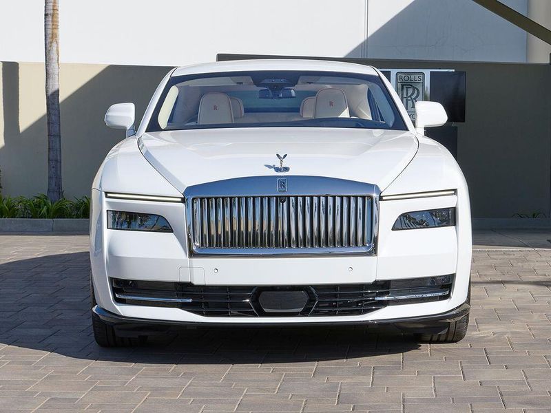 New 2025 Rolls-Royce Spectre Image 6