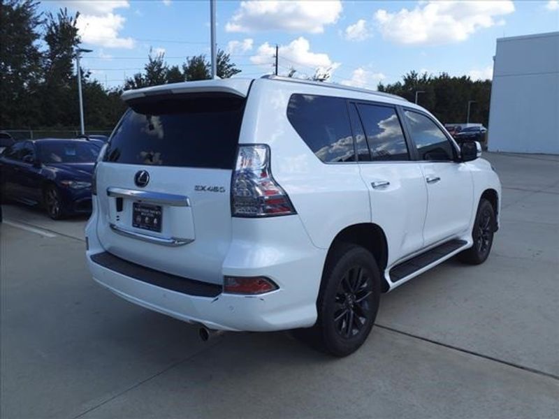 2021 Lexus GX 460Image 2