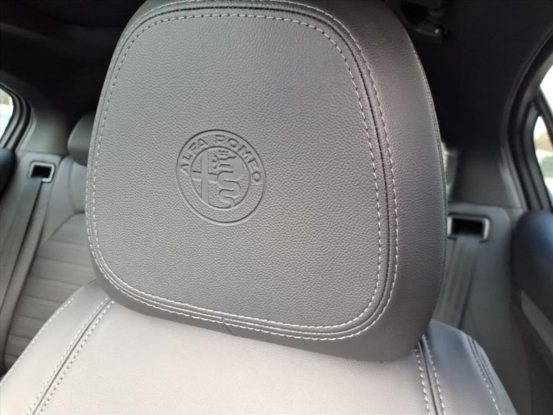 New 2025 Alfa Romeo Stelvio AwdImage 16