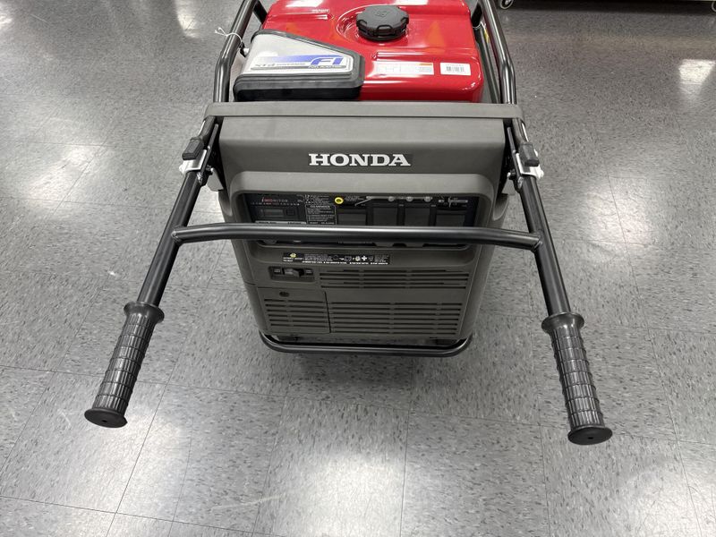 New 2026 Honda EU7000IS Image 11