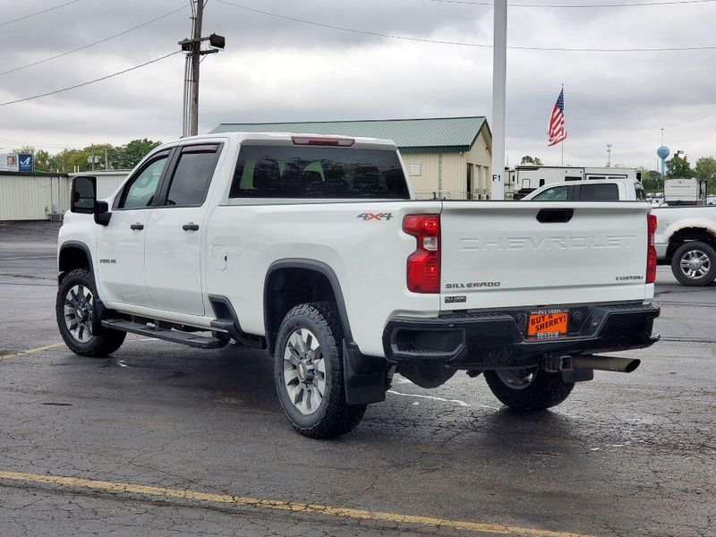 2022 Chevrolet Silverado 2500HD CustomImage 10