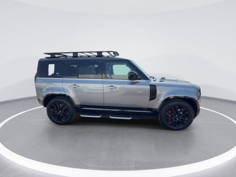 Used 2021 Land Rover Defender XImage 9