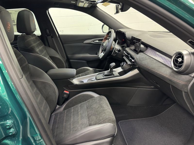 New 2025 Alfa Romeo Tonale Intensa Hybrid EawdImage 10