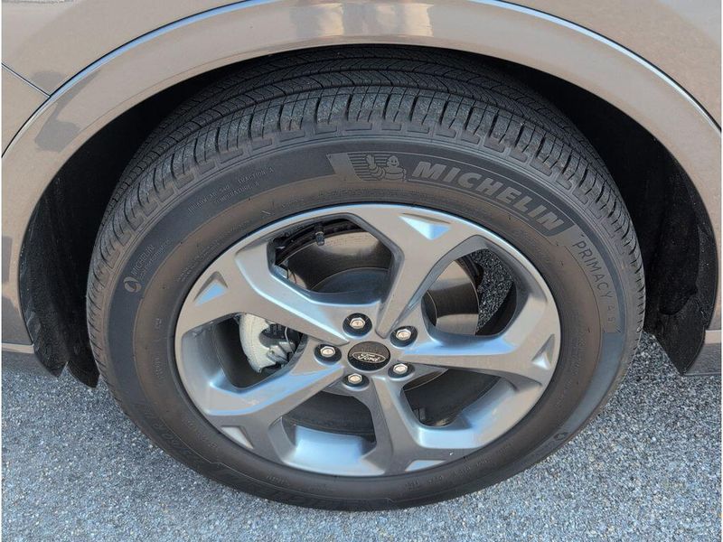 Used 2024 Ford Escape ST-LineImage 9