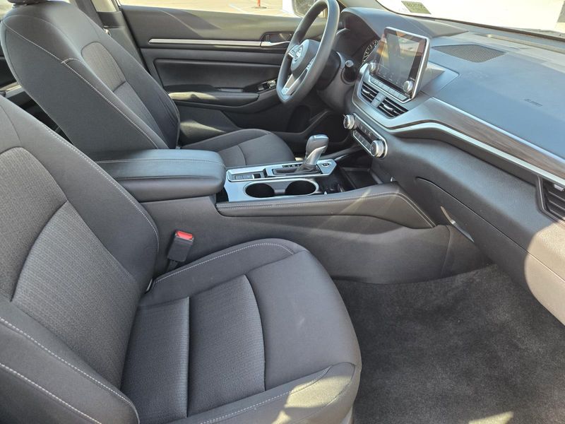 Used 2023 Nissan Altima 2.5 SV AWD Sedan