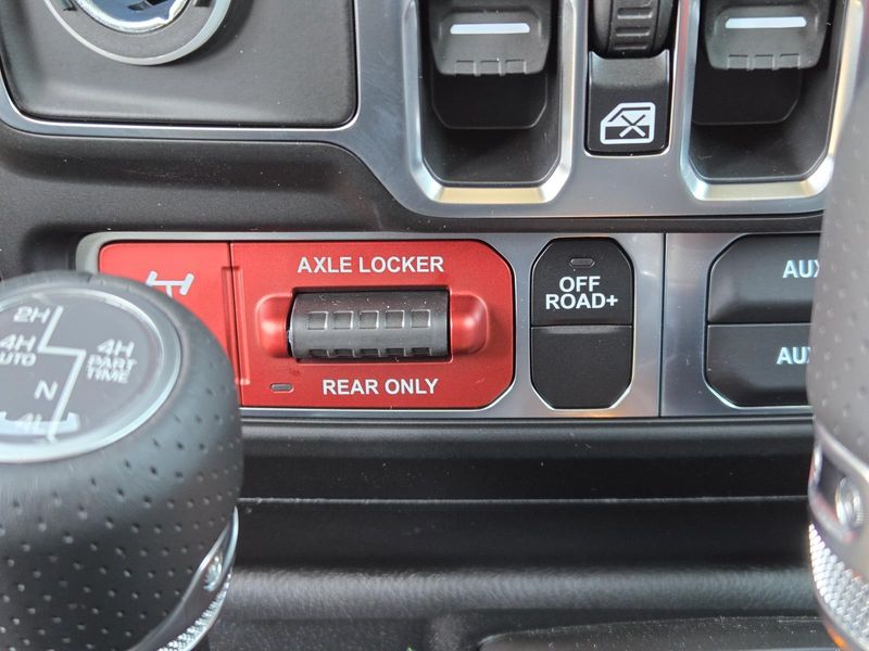 New 2026 Jeep Gladiator Mojave X 4x4
