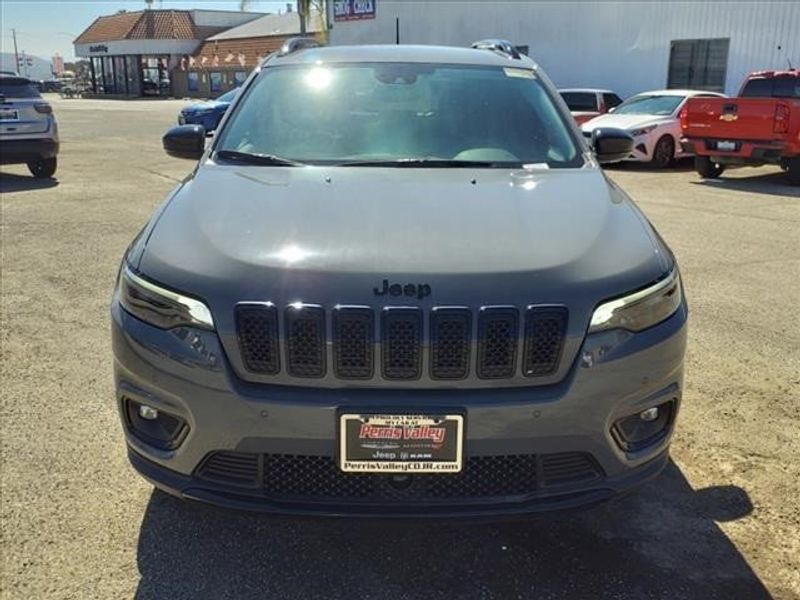 2023 Jeep Cherokee Altitude in a Sting-Gray Clear Coat exterior color and Blackinterior. Perris Valley Auto Center 951-657-6100 perrisvalleyautocenter.com 