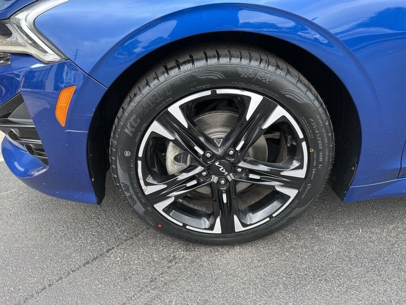 2022 Kia K5 GT-LineImage 11
