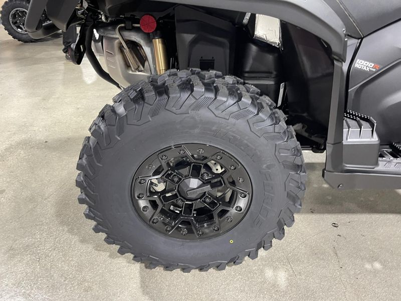 New 2026 Can-Am OUTLANDER MAX BACKCOUNTRY 1000R Image 8