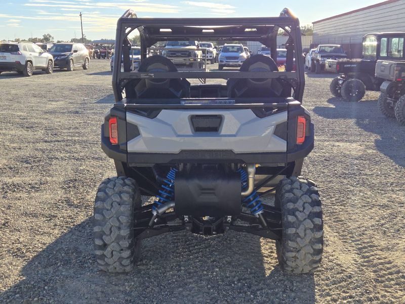 New 2027 Polaris GENERAL 1000 SPORT Image 7