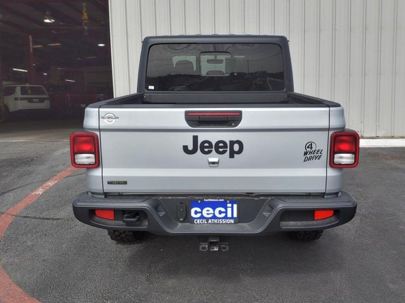2023 Jeep Gladiator Willys photo 3