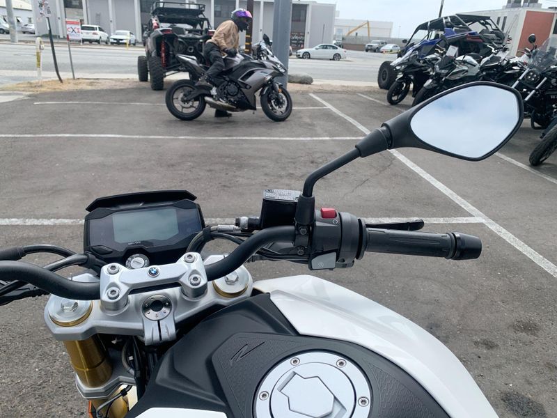 2021 BMW G 310 R Image 18
