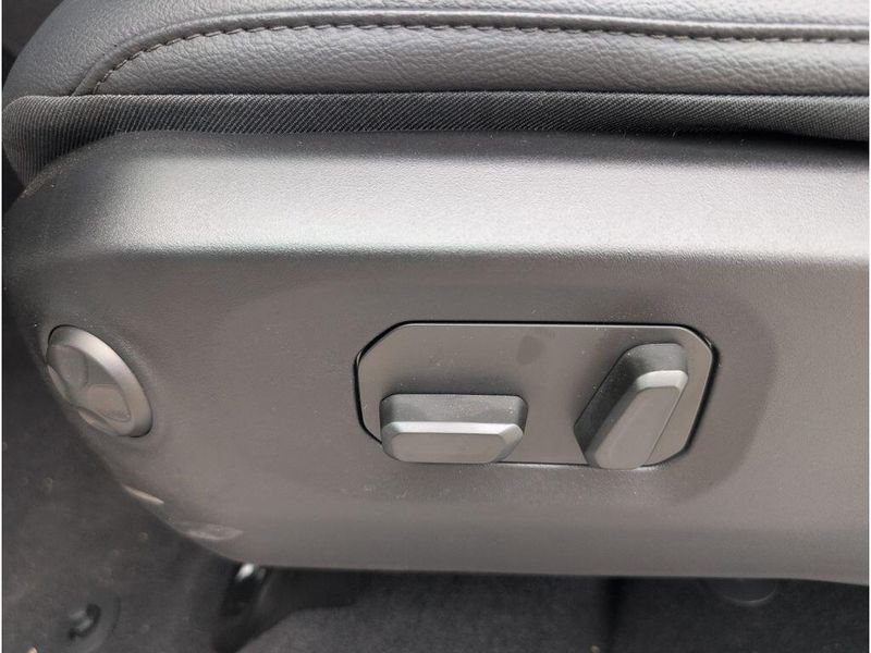 New 2026 Jeep Wrangler 4-door SaharaImage 12