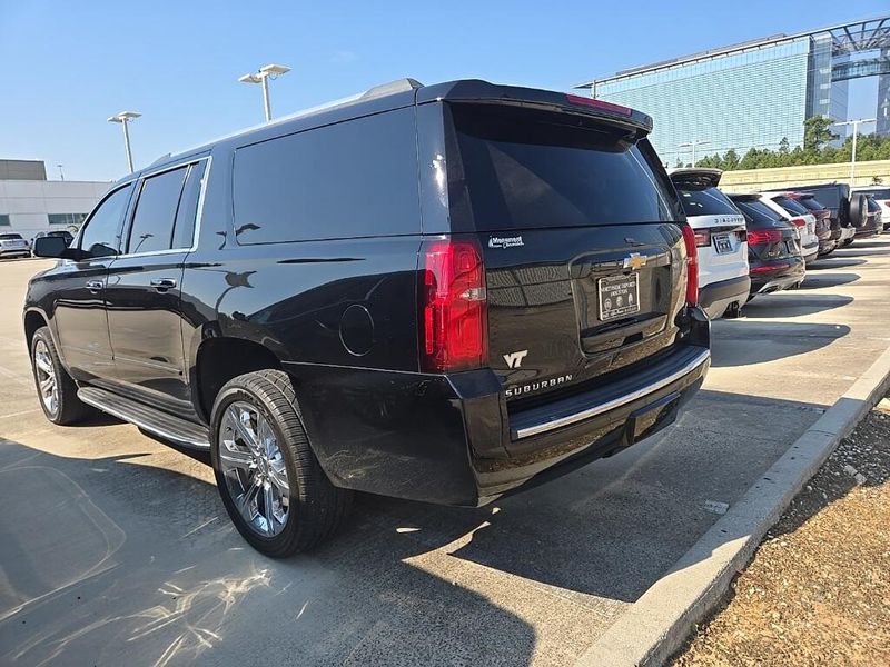2017 Chevrolet Suburban Premier photo 4