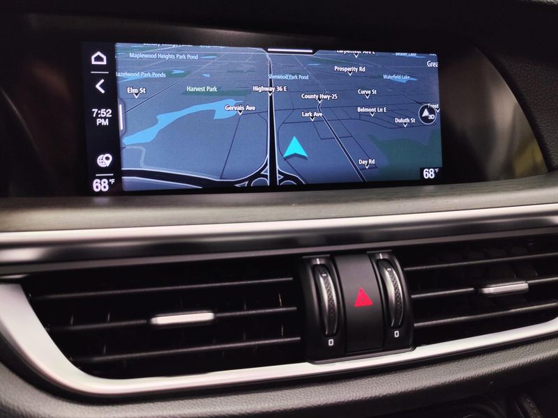 Used 2022 Alfa Romeo Stelvio Ti AWD w/Sunroof & NavImage 7