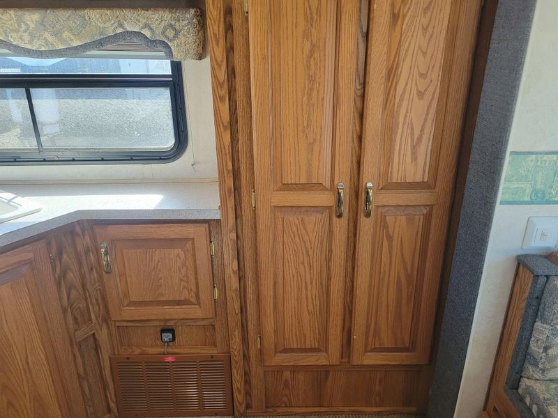 Used 2004 NORTHWOOD MFG Arctic Fox 27-5LImage 16