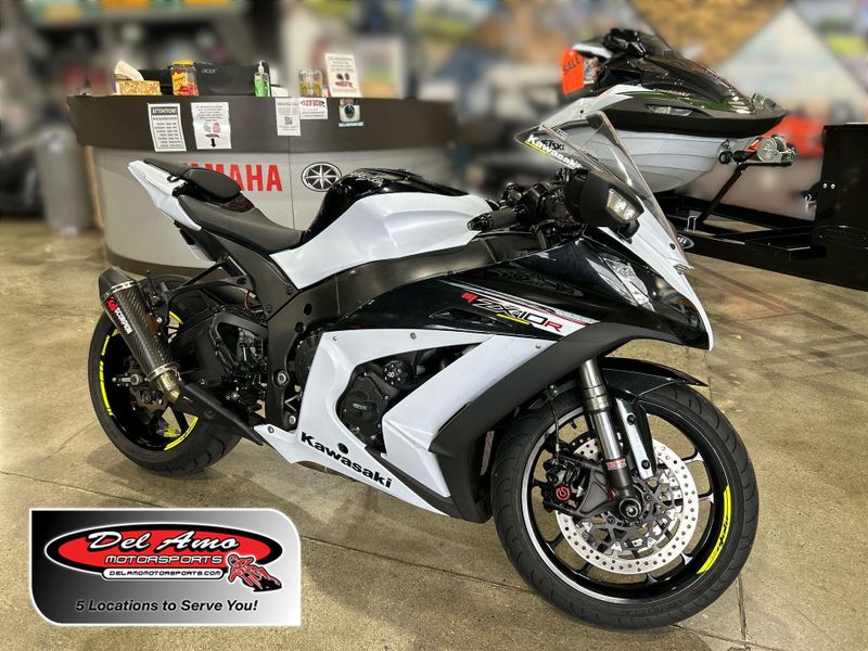2013 Kawasaki NINJA ZX10R Image 1