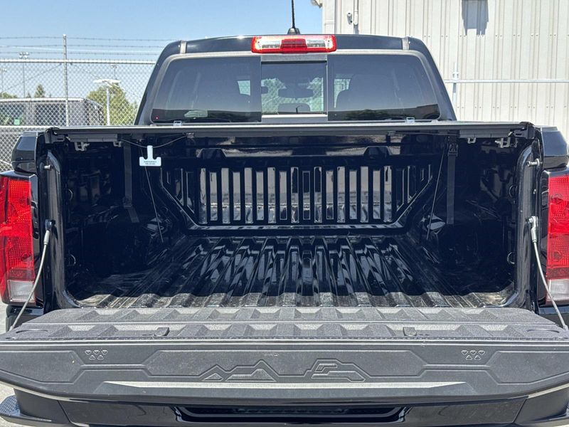Used 2024 Chevrolet Colorado 2WD Crew Cab LT