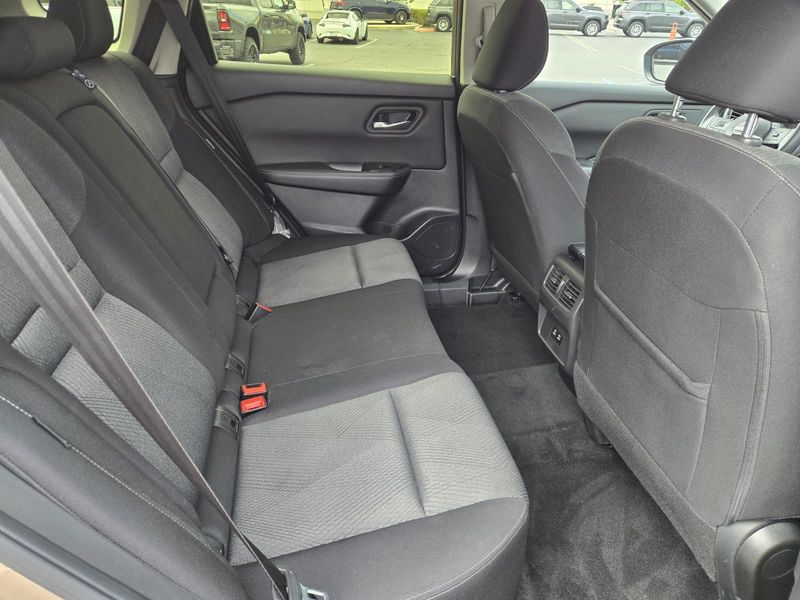 Used 2024 Nissan Rogue FWD SV