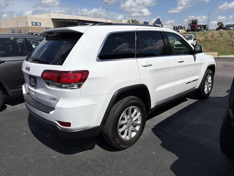 Used 2021 Jeep Grand Cherokee Laredo XImage 8
