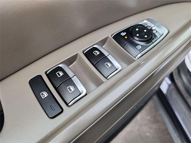 2025 Kia Carnival LXSImage 24