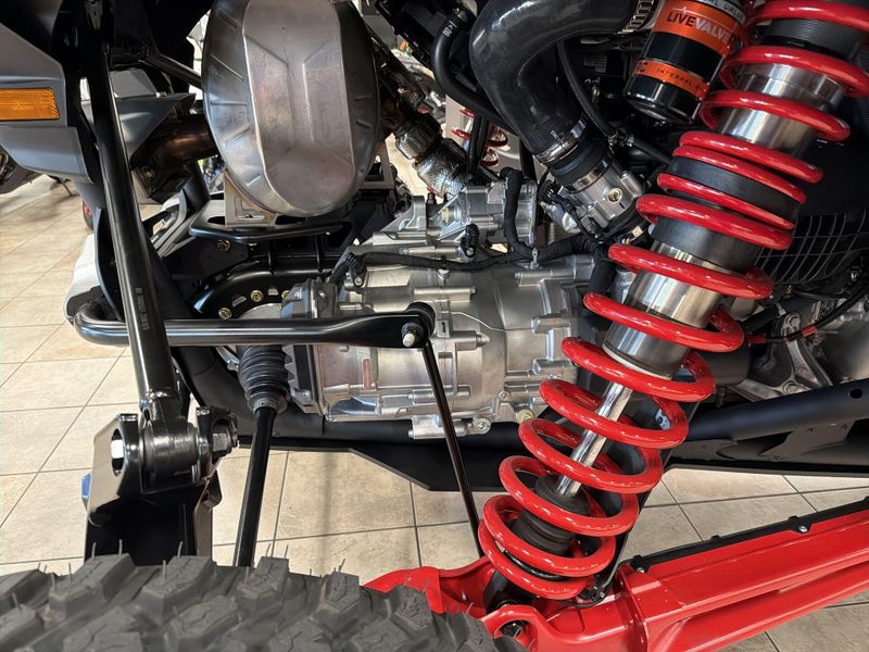 New 2026 Can-Am MAVERICK R MAX X RS 999T BE HB SAS Image 21
