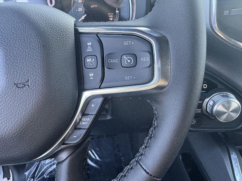 2025 RAM 1500 LaramieImage 18