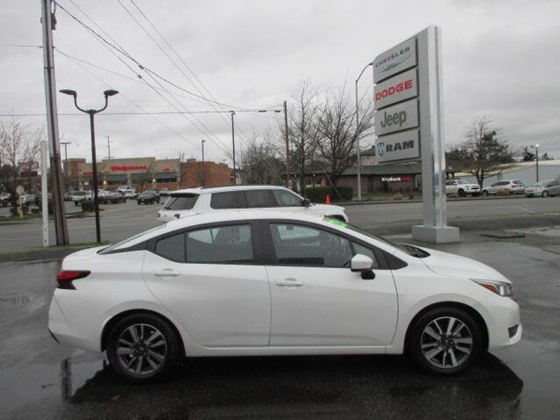 Used 2023 Nissan Versa SVImage 6