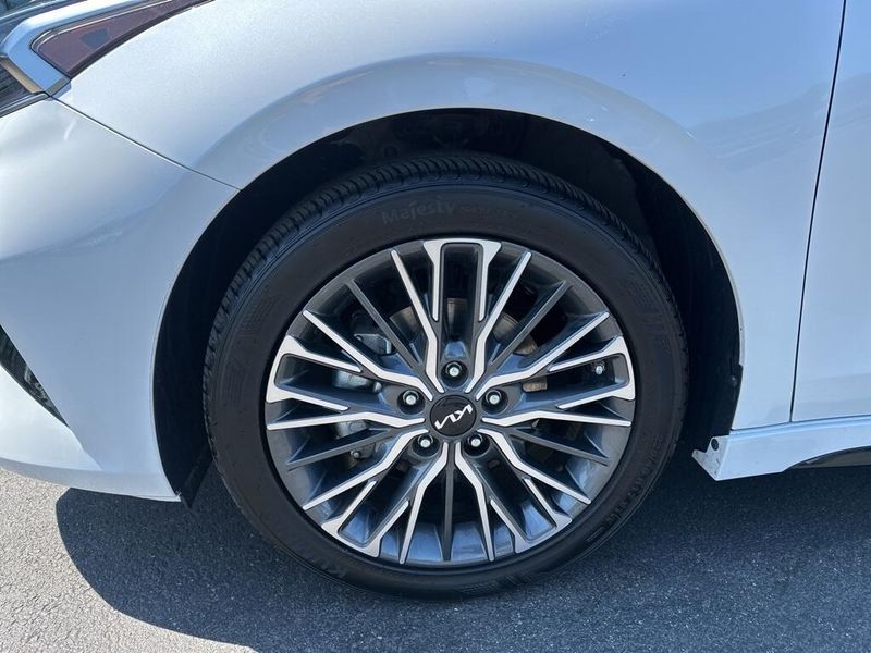 2024 Kia Forte GT-LineImage 11