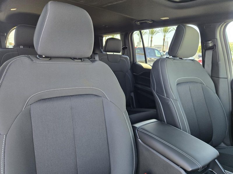 New 2026 Jeep Grand Cherokee L Laredo X 4x2