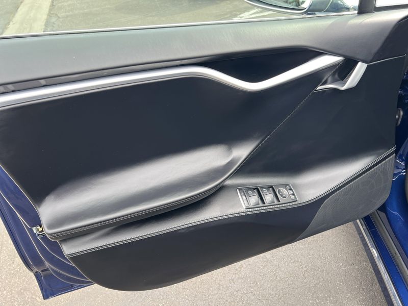Used 2018 Tesla Model S 75DImage 4