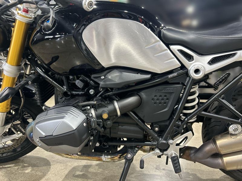 2021 BMW R nineT Image 12