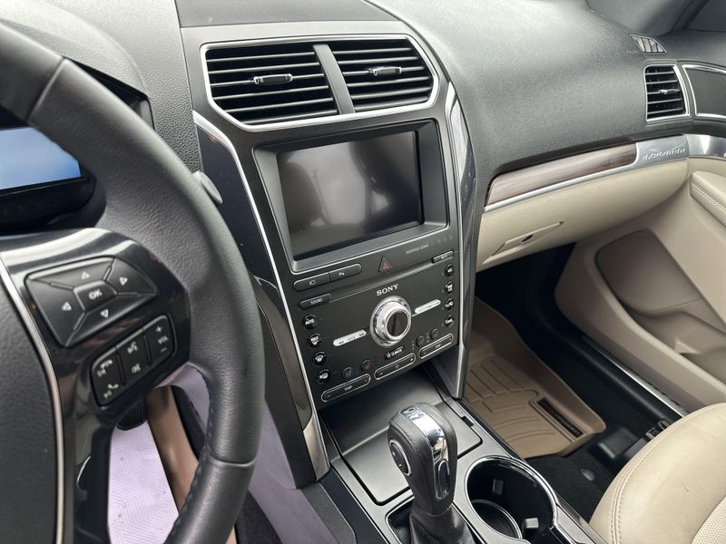 Used 2019 Ford Explorer LimitedImage 25