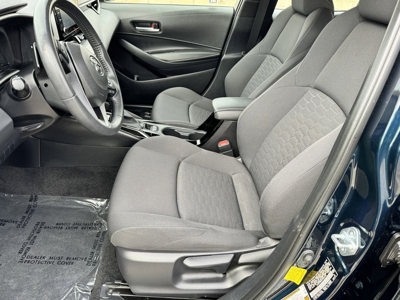 2019 Toyota Corolla Hatchback SEImage 19
