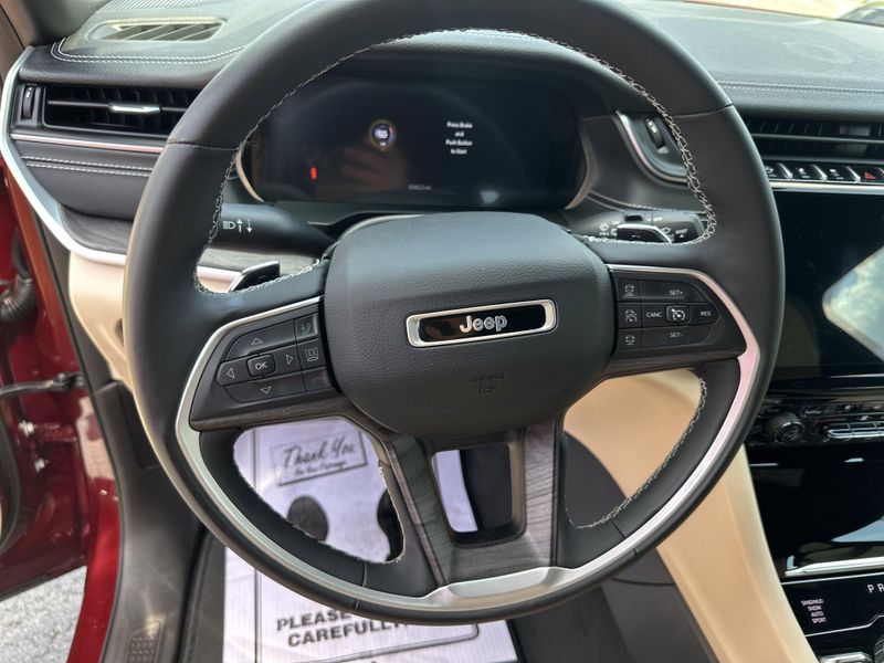 Used 2023 Jeep Grand Cherokee LimitedImage 24