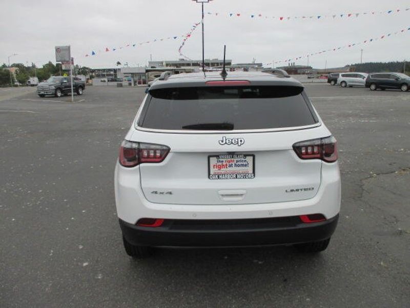 Used 2024 Jeep Compass LimitedImage 8