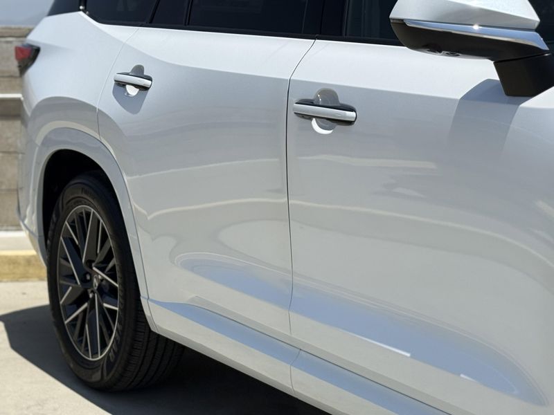 2025 LEXUS TX 350 PremiumImage 5