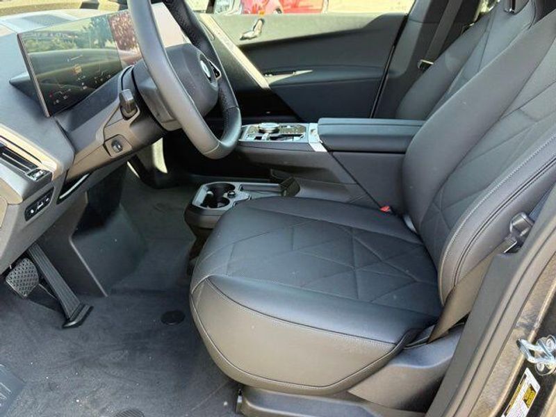 New 2026 BMW iX xDrive45Image 17