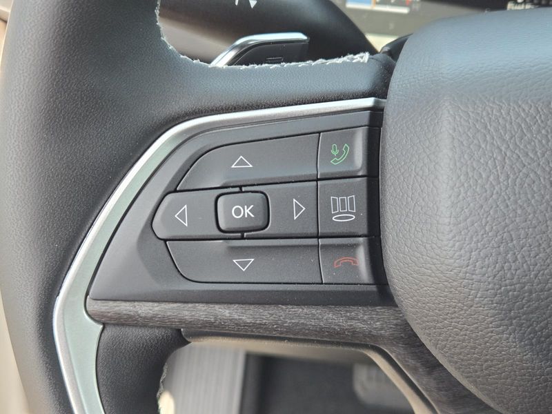 New 2026 Jeep Grand Cherokee L Laredo Altitude 4x4