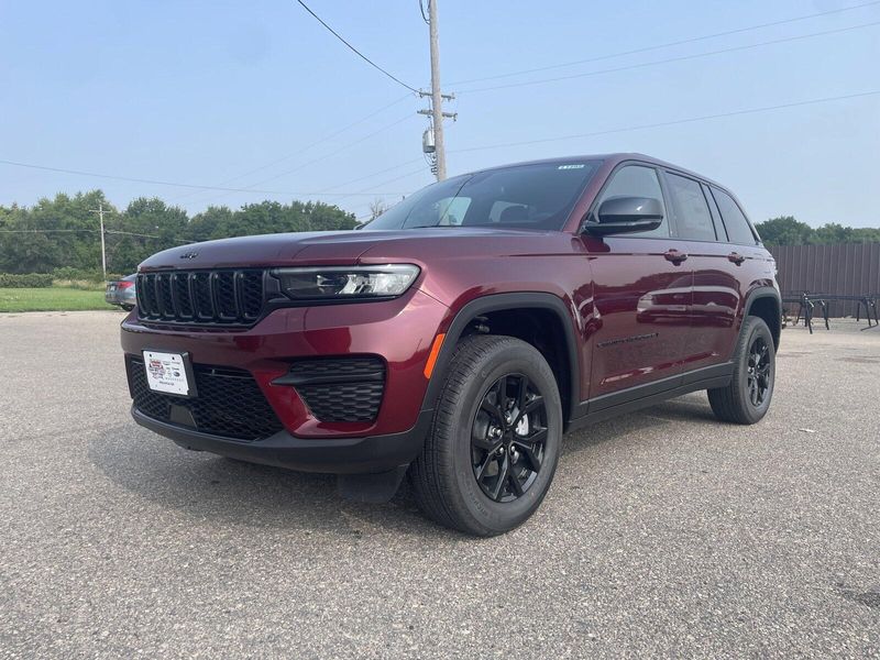 2024 Jeep Grand Cherokee Altitude X 4x4Image 4