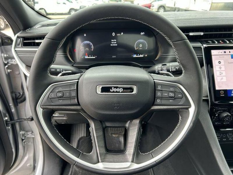 New 2024 Jeep Grand Cherokee Limited 4x4Image 18