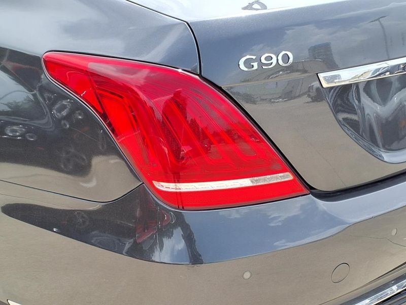 2017 Genesis G90 3.3T PremiumImage 7