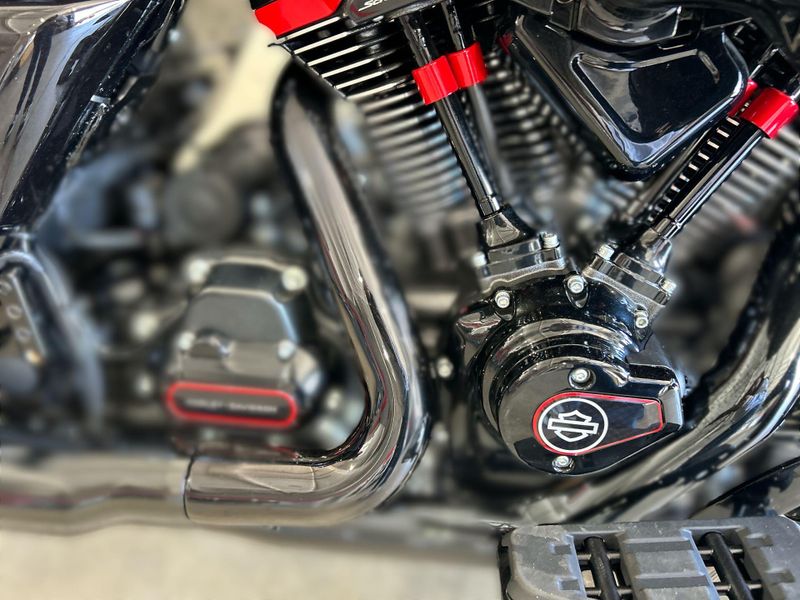 Used 2025 Harley-Davidson ROAD GILDE CVO ST Image 30