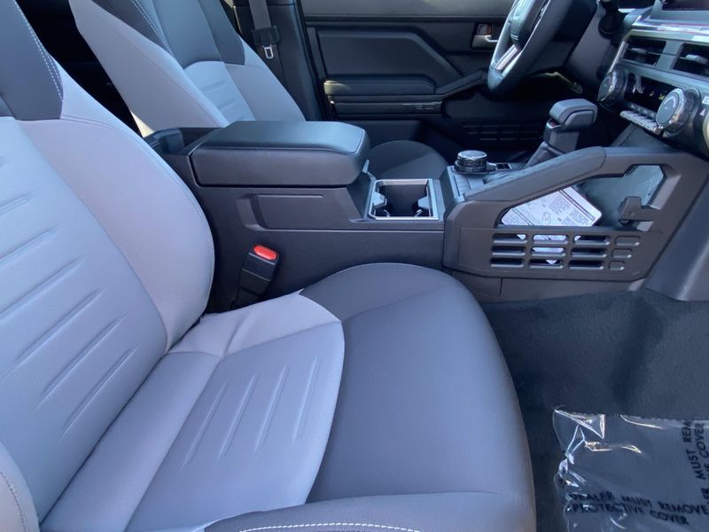 2025 Toyota Tacoma TRD SportImage 10