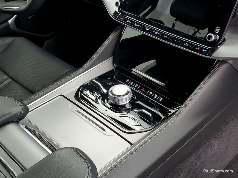 2024 Jeep Wagoneer Series II CarbideImage 27