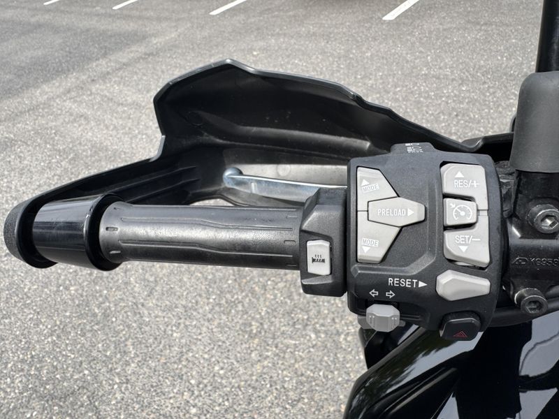 2021 Kawasaki Versys 1000 SE LT 