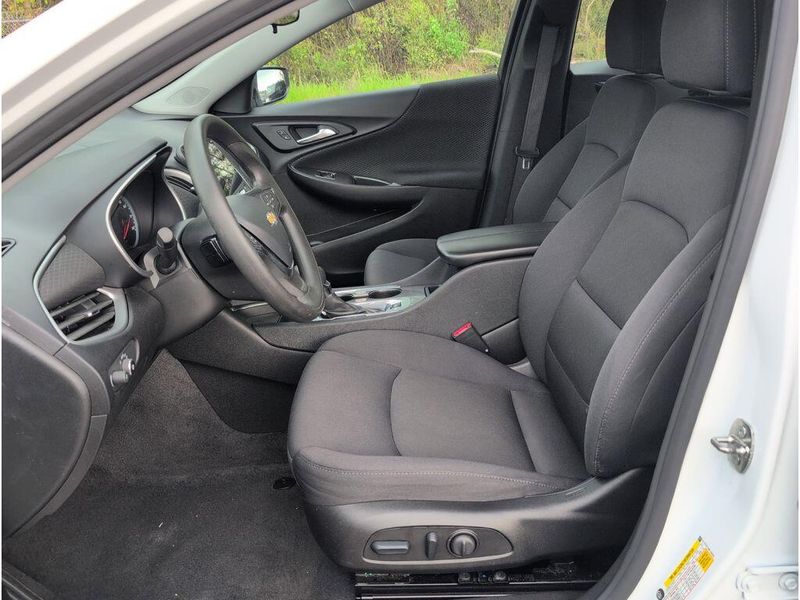 Used 2024 Chevrolet Malibu LTImage 10