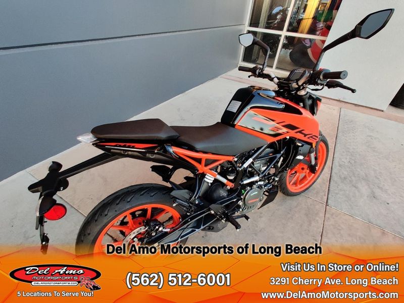 2023 KTM 200 DUKE  in a ORANGE exterior color. Del Amo Motorsports of Long Beach (562) 362-3160 delamomotorsports.com 